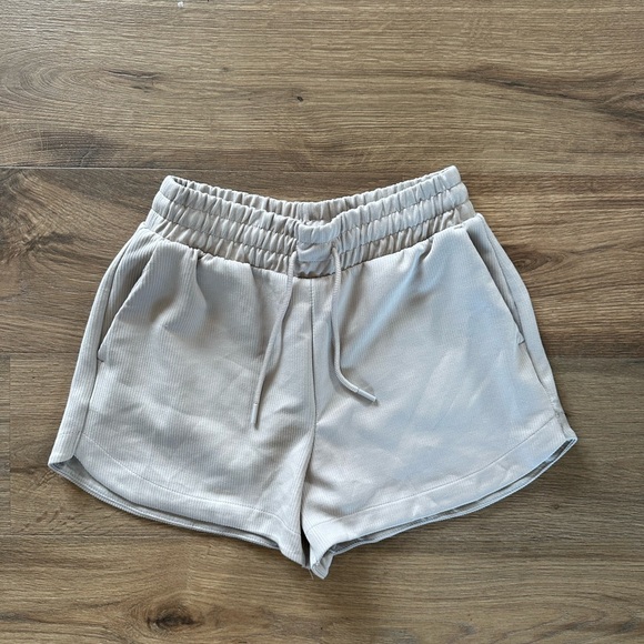 All In Motion Ribbed Shorts New Size medium - Picture 1 of 7